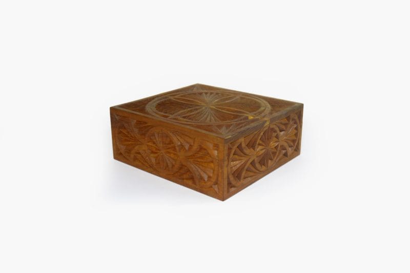 Mulberry Wood Six Sections Tea Box - Image 4
