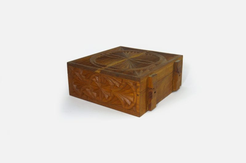 Mulberry Wood Six Sections Tea Box - Image 5