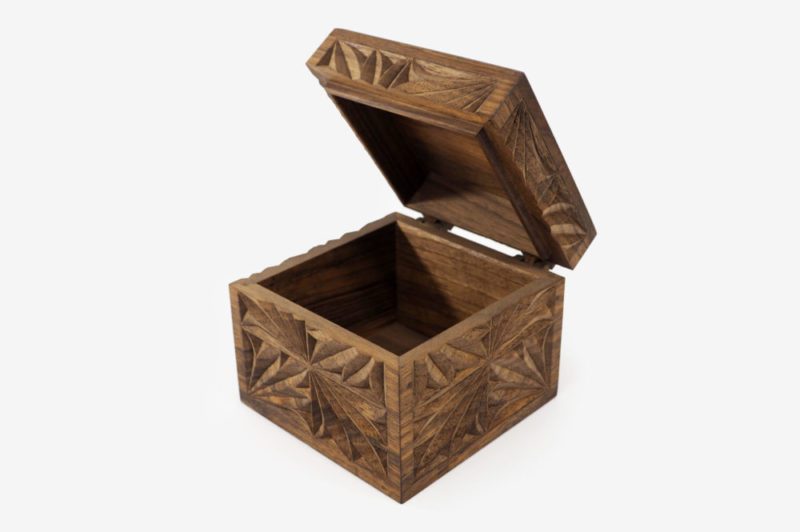12 x 12cm Walnut Wood Gift Box - Image 2
