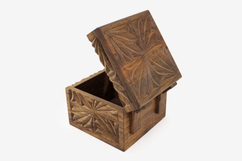 12 x 12cm Walnut Wood Gift Box - Image 3