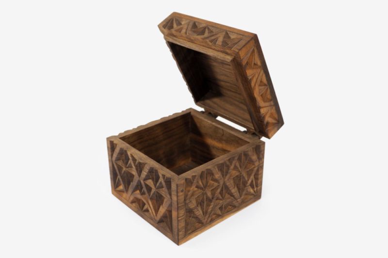 12 x 12cm Walnut Wood Gift Box - Image 2