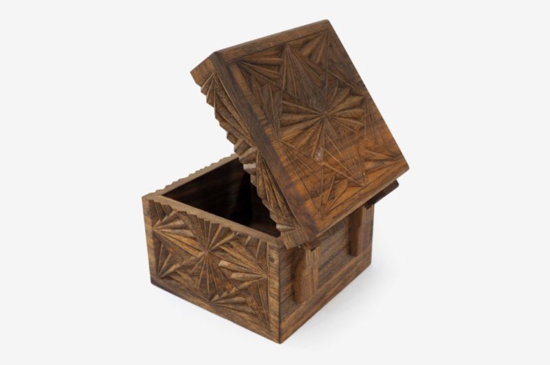 12 x 12 cm Walnut Wood Gift Box - Image 3