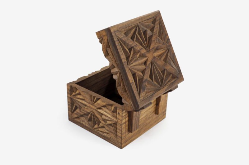 12 x 12cm Walnut Wood Gift Box - Image 3