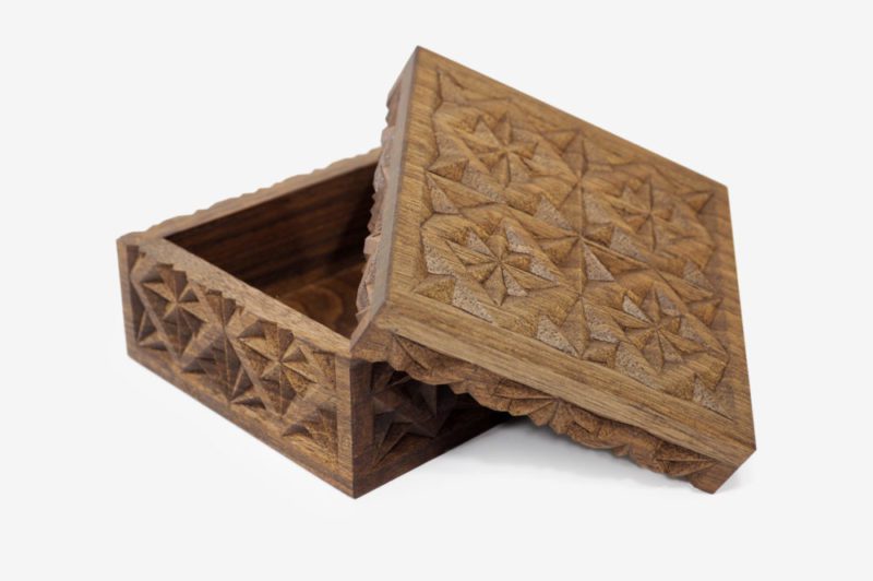 10 x 10 cm Walnut Wood Gift Box - Image 3