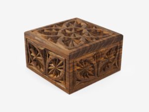 10 x 10 cm Walnut Wood Gift Box
