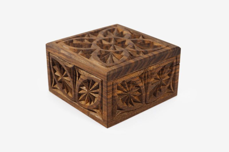 10 x 10 cm Walnut Wood Gift Box