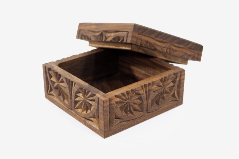 10 x 10 cm Walnut Wood Gift Box - Image 3
