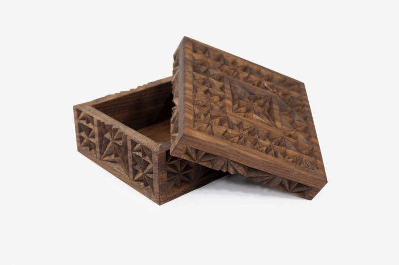 10 x 10 cm Walnut Wood Gift Box - Image 3