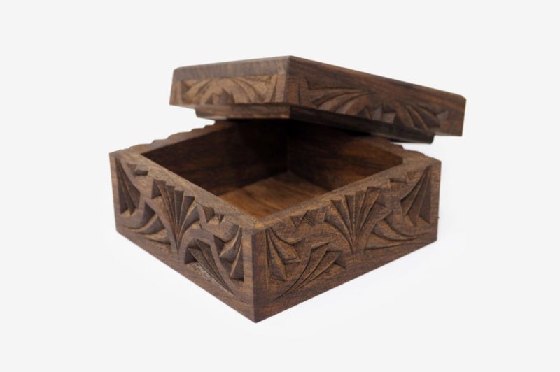 10 x 10 cm Walnut Wood Gift Box - Image 3