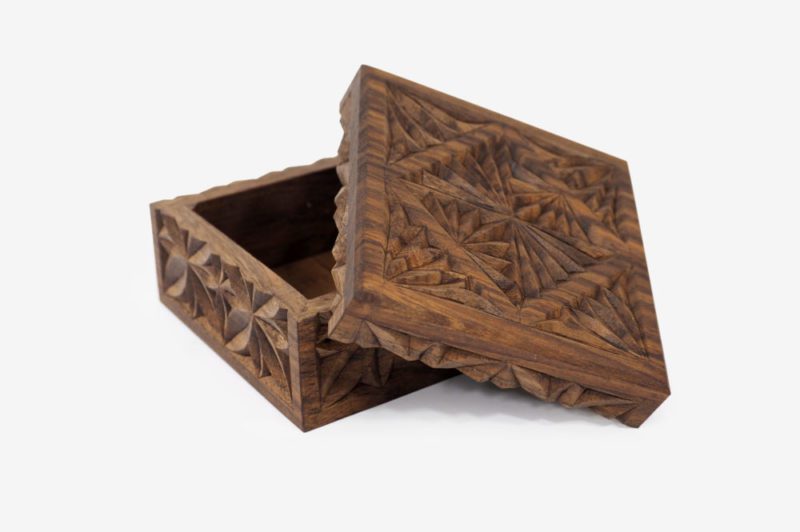 10 x 10 cm Walnut Wood Gift Box - Image 3