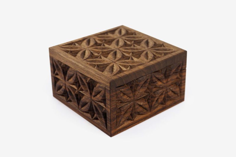 10 x 10 cm Walnut Wood Gift Box