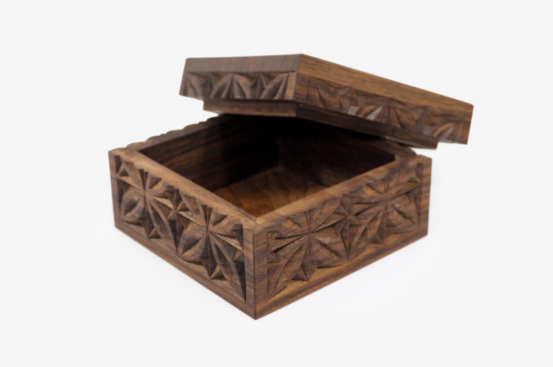 10 x 10 cm Walnut Wood Gift Box - Image 3