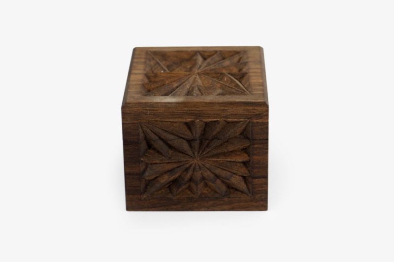 7 x 7 cm Walnut Wood Gift Box - Image 4