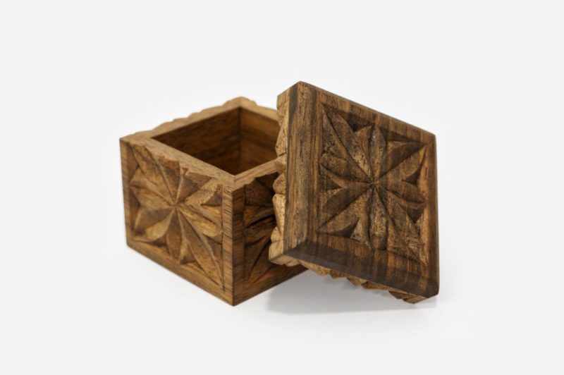 5 x 5 cm Walnut Wood Gift Box - Image 3
