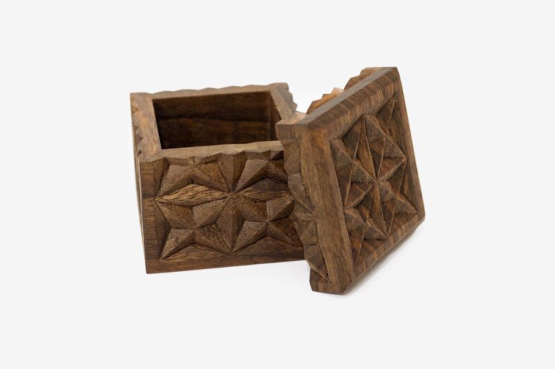 5 x 5 cm Walnut Wood Gift Box - Image 4