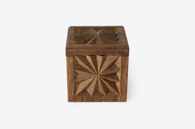 5 x 5 cm Walnut Wood Gift Box - Image 2
