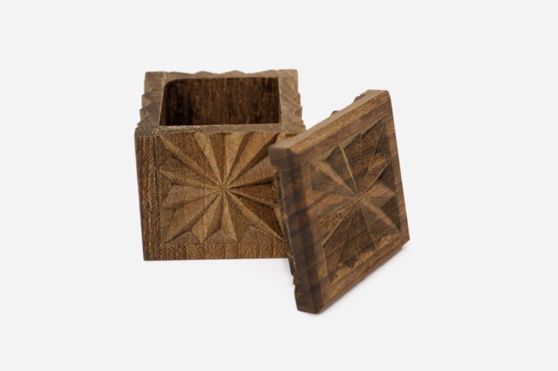 5 x 5 cm Walnut Wood Gift Box - Image 4